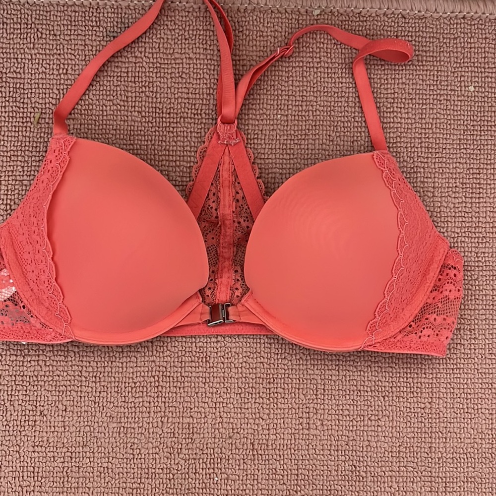All FOUR bras as a bundle for sell. - Picture 7 of 10